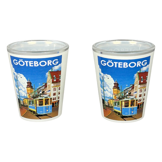Två shotglas med motiv av Göteborgs ikoniska spårvagn.