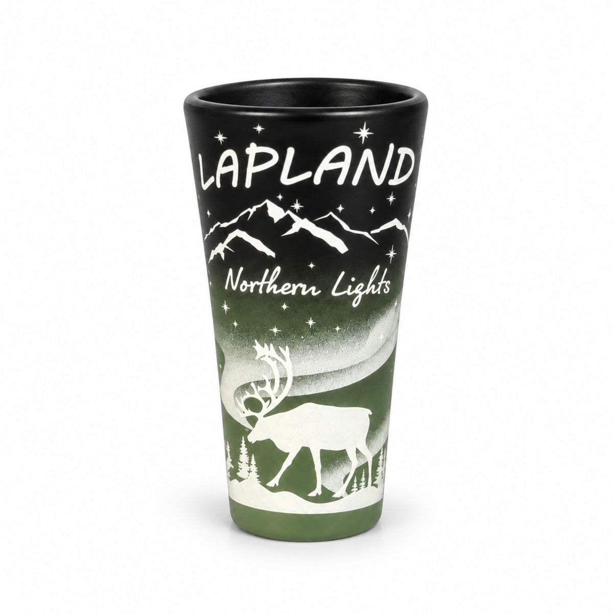Shotglas i svart och grönt med motiv av renar och norrsken samt texten "Lapland – Northern Lights".