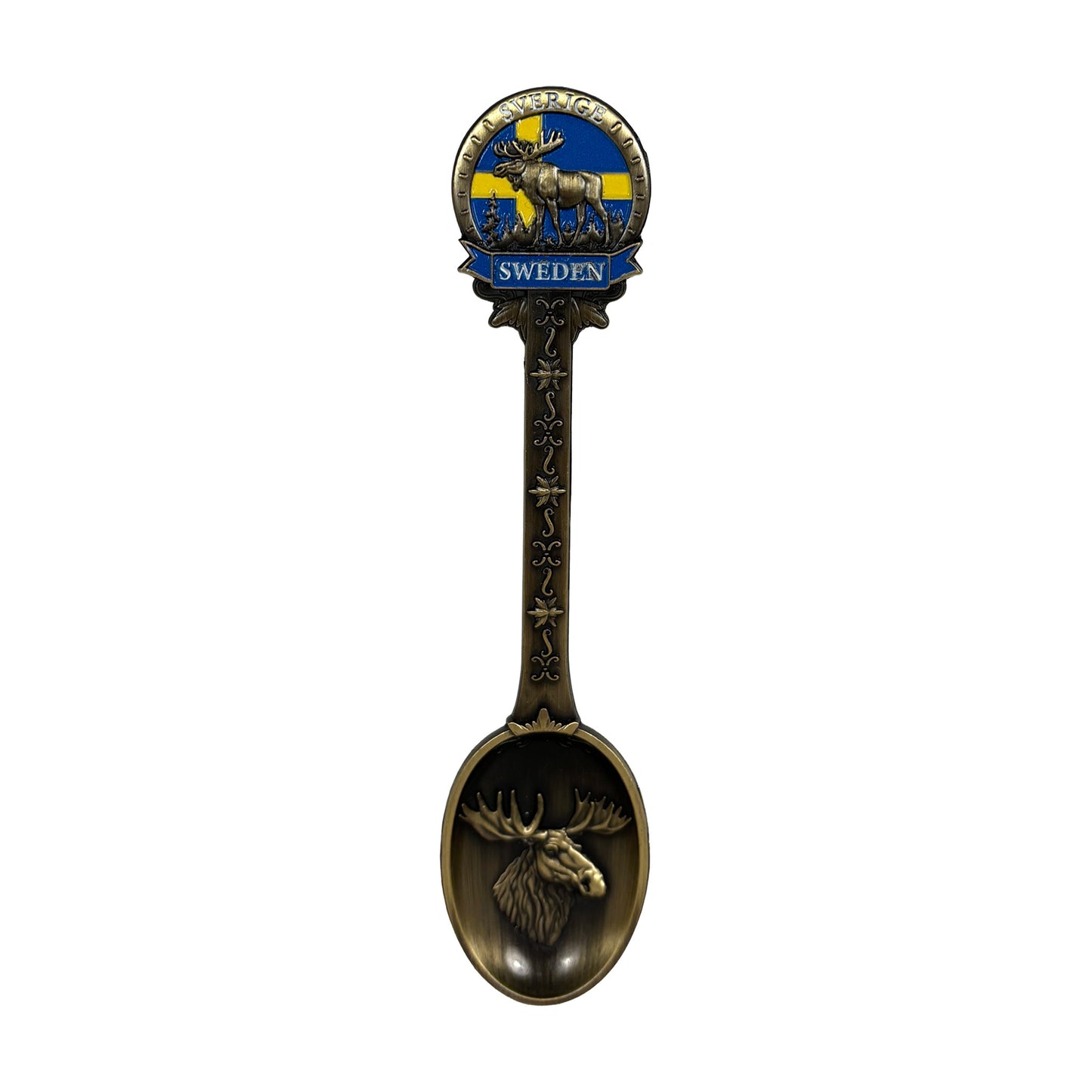 Bronsfärgad souvenirsked med ett ståtligt älghuvud i skedens kupa. Skaftet är dekorerat med ett fint mönster, en ståtlig älg, svenska flaggan och orden Sweden och Sverige.