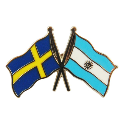 Vänskapspin i emalj med svenska och argentiska flaggan bredvid varandra