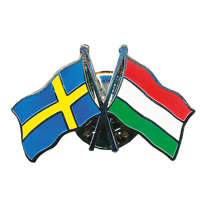 Vänskapspin i emalj med svenska och ungerska flaggan bredvid varandra