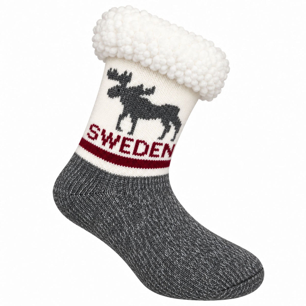 Varm socka med älgmotiv och halkskydd i storlekarna 22-26, 29–35, 36–40 och 41–45. Sockan är vit och grå med ett rött band runt vristen och texten "Sweden" i rött.