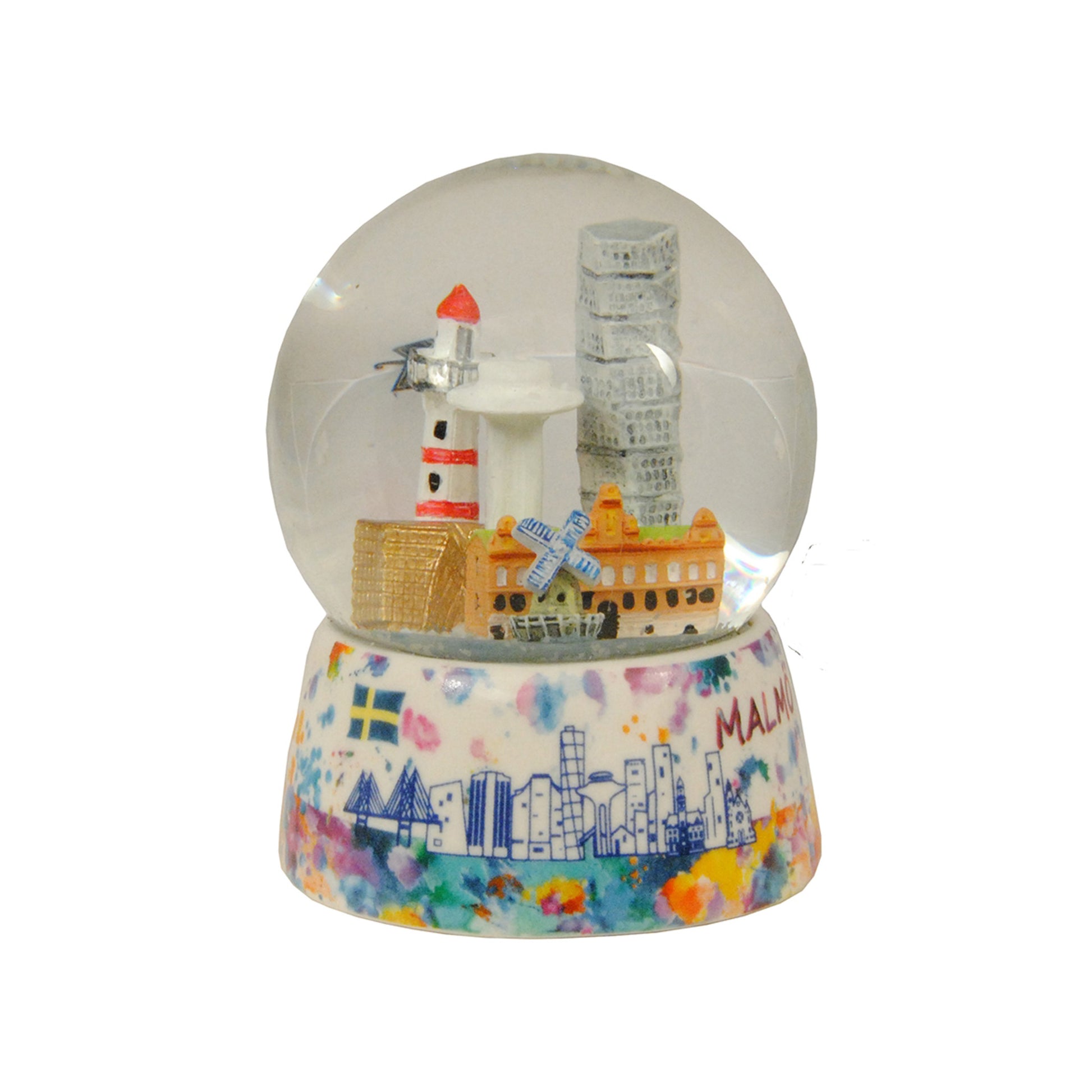 Vattenglob Malmö med snö, 8,3 cm, med porslinssockel dekorerad med Malmö-motiv i vattenfärgsstil. Inuti globen syns Turning Torso, Malmö rådhus och väderkvarn.